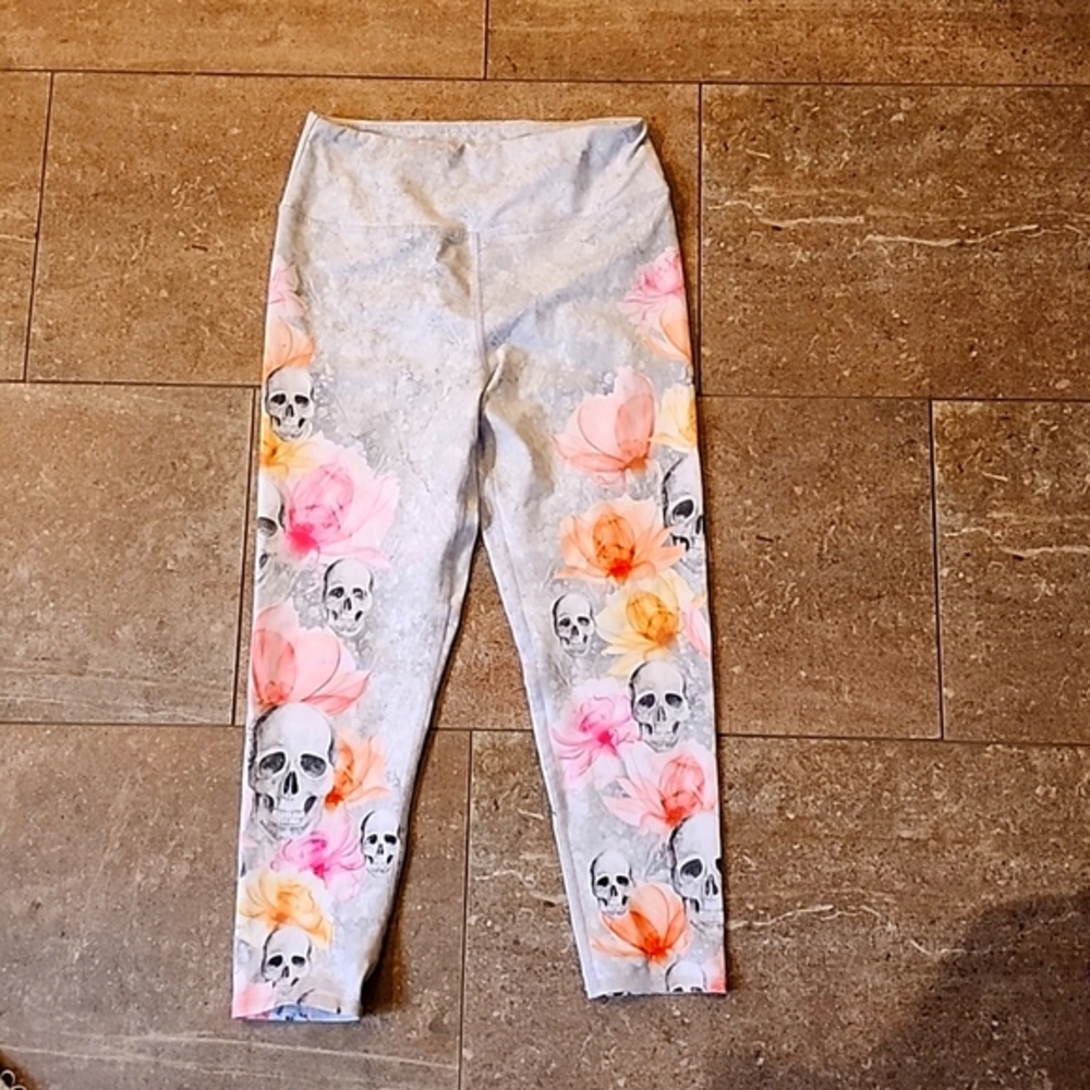 Evolution and Creation Capri Leggings M
